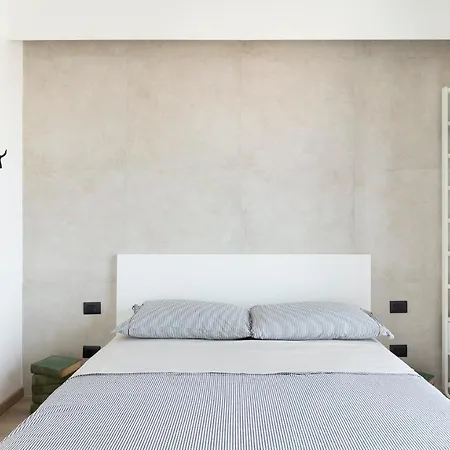 Apartment Plum Guide - Namaste